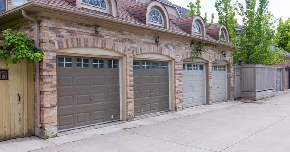 Broken garage door repair Bronx